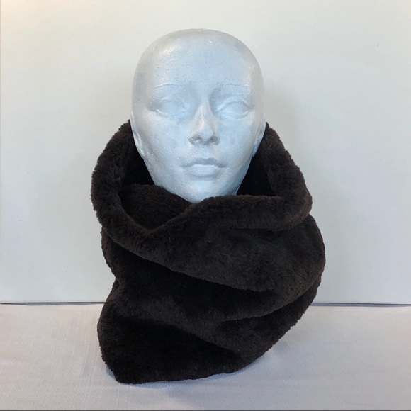 Soft fake fur collar - Picture 1 of 4